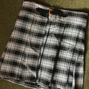 Deandri Plaid Skirt
